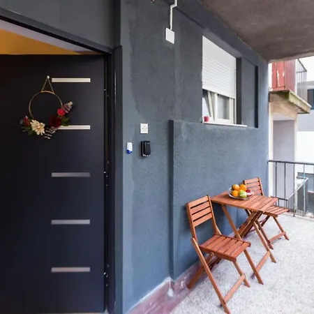 Cultural Haven Two Bedroom דירה *