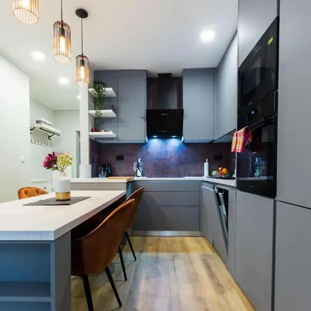 דירה Cultural Haven Two Bedroom